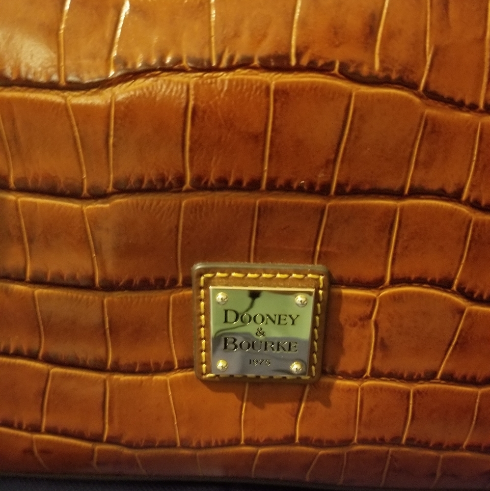 Dooney & Bourke Cooper Croc Hobo Shoulder Bag NWT - Picture 4 of 16